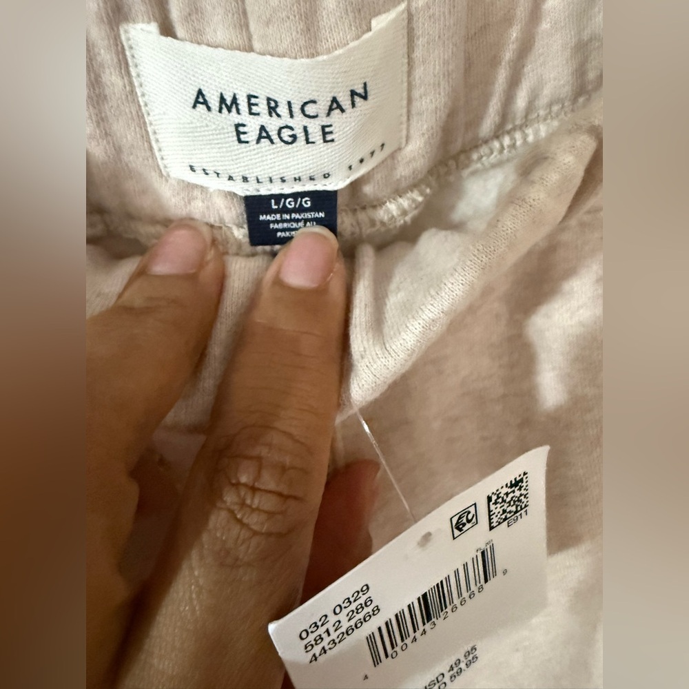 American Eagle Cream Barrel Joggers NWT - Picture 8 of 11